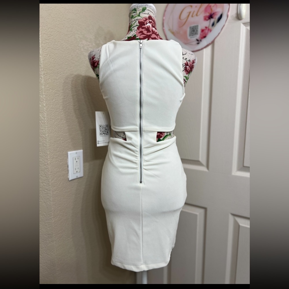 Emerald Sundae white dress with Silver Details - Picture 4 of 7